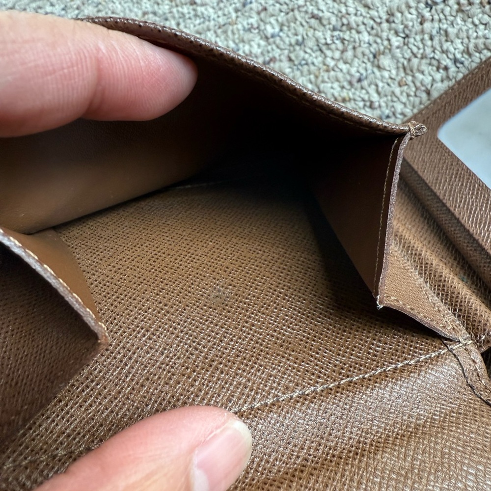 Louis Vuitton Textured Brown Wallet - Picture 8 of 9